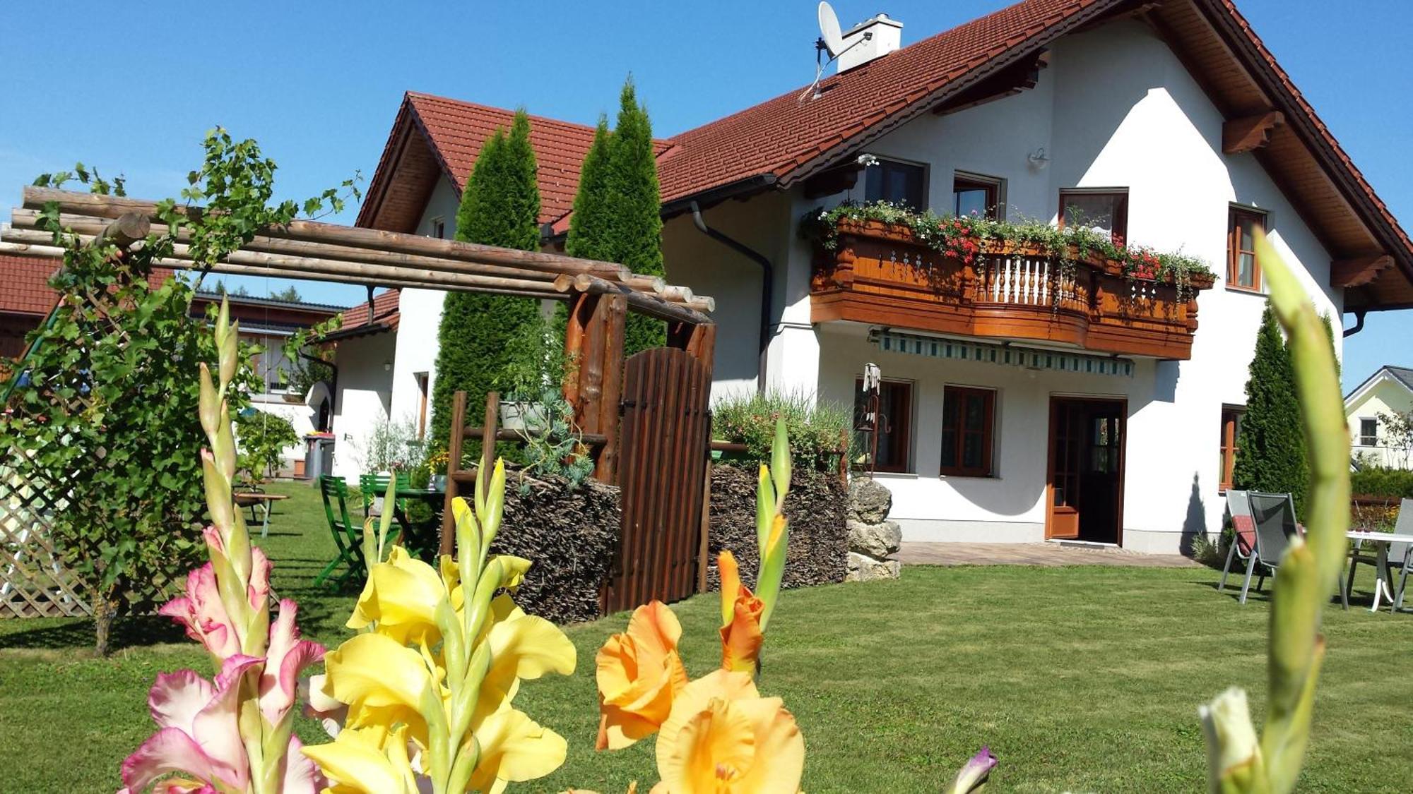 Privatzimmer Am Weinbrunnen Vorchdorf Exterior photo